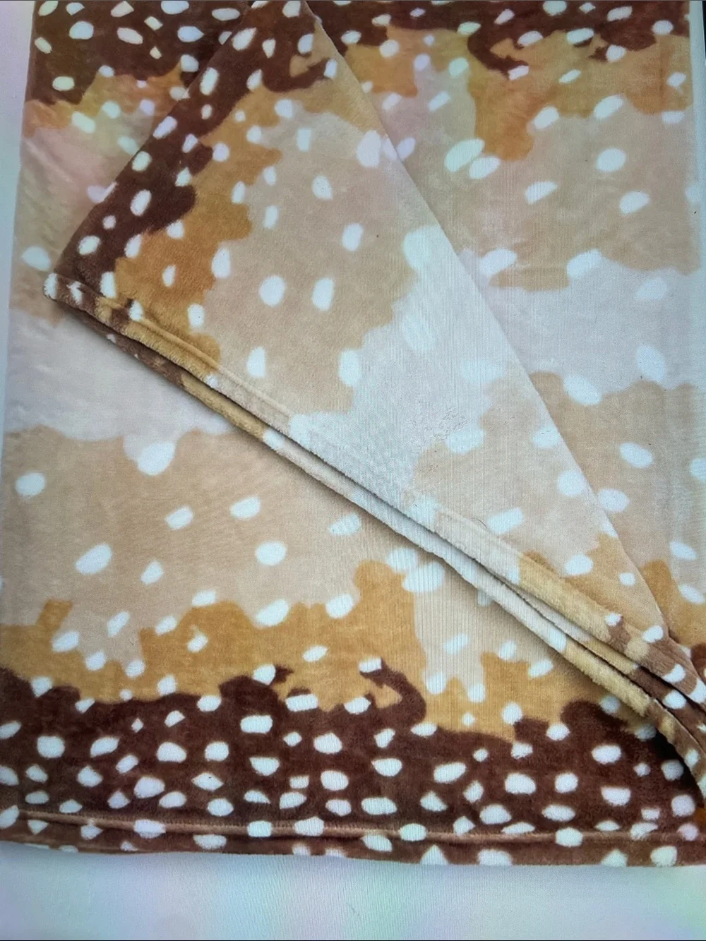 Fawn Throw blanket with polkadots very soft